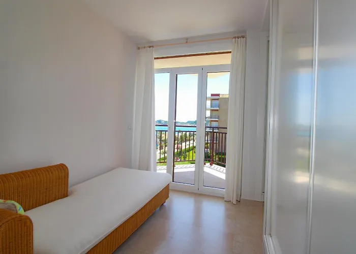 Апартаменты Brisas Del Mar. Edificio Cofisa Хавеа