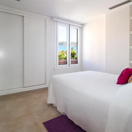 Brisas Del Mar. Edificio Cofisa * Jávea